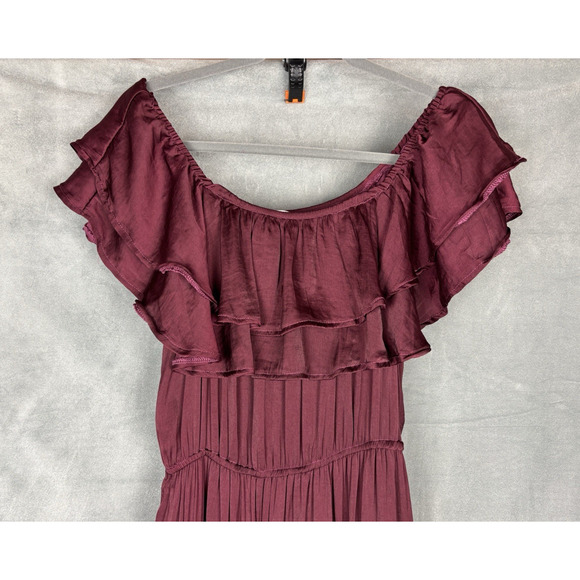 She + Sky Tiered Ruffle Maxi Dress Size M Wine On/Off Shoulder Boho Romantic - Picture 4 of 16